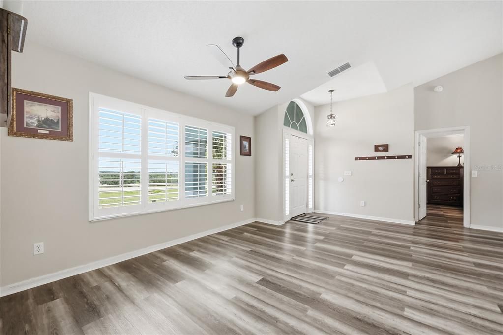 For Sale: $599,900 (3 beds, 2 baths, 1748 Square Feet)
