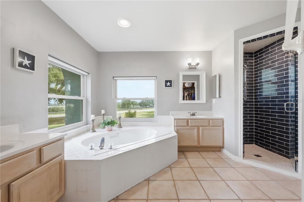For Sale: $599,900 (3 beds, 2 baths, 1748 Square Feet)