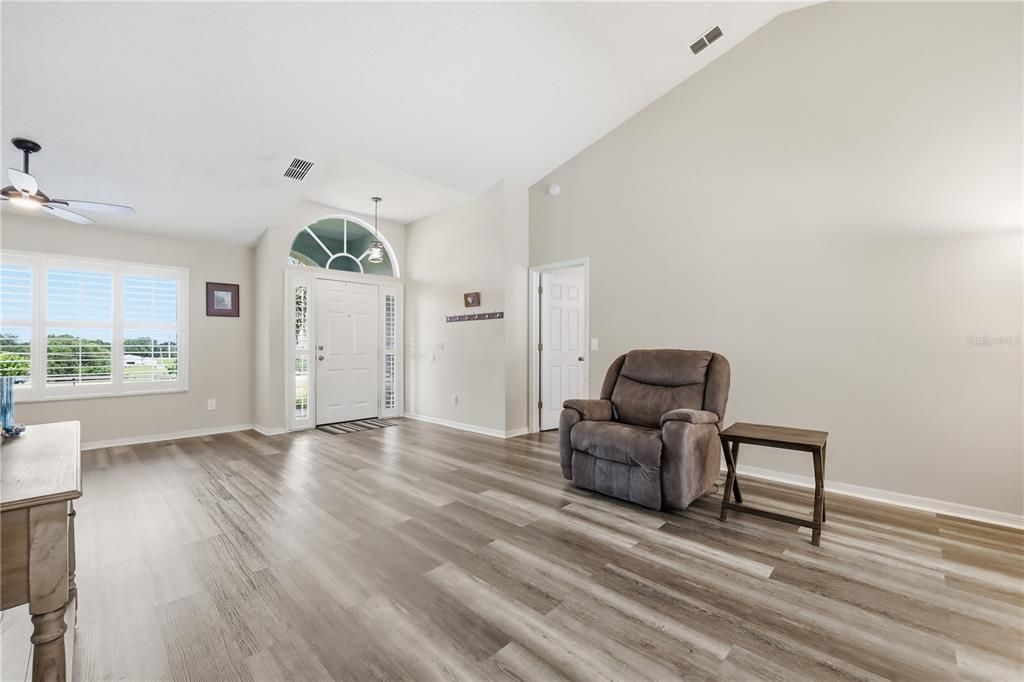 For Sale: $599,900 (3 beds, 2 baths, 1748 Square Feet)