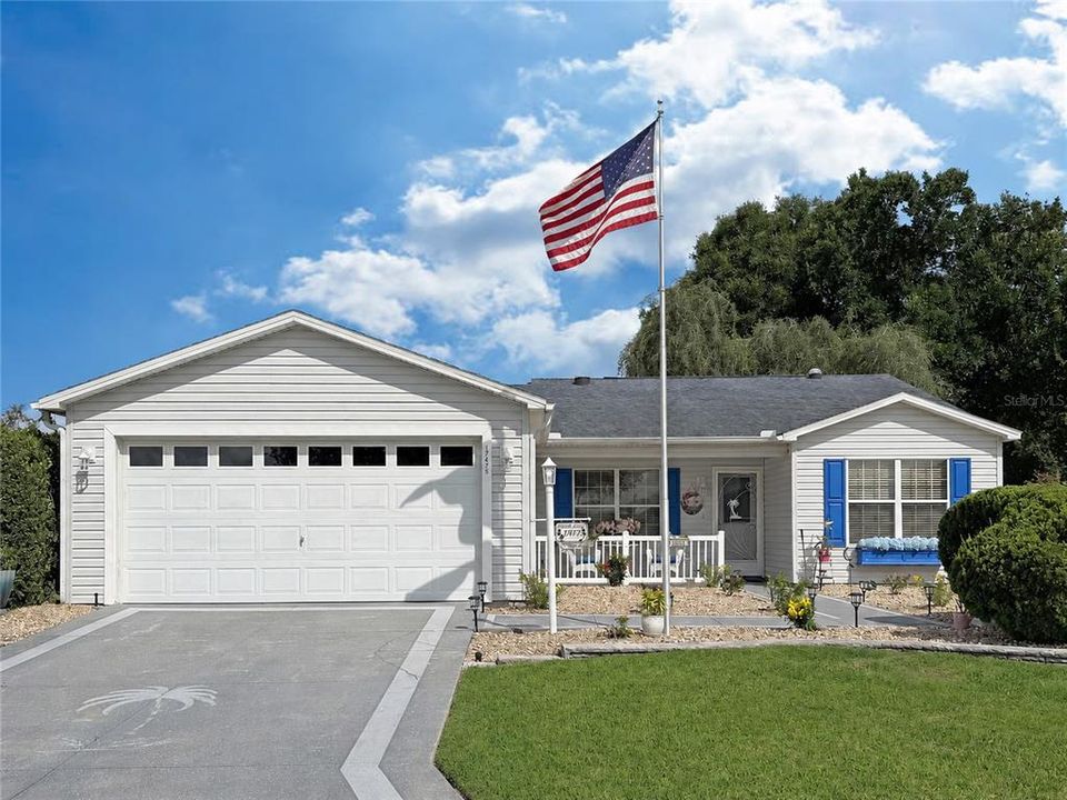 For Sale: $460,000 (3 beds, 2 baths, 1392 Square Feet)