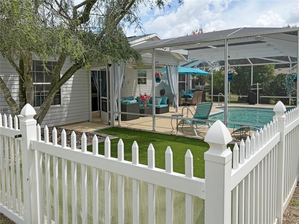 For Sale: $460,000 (3 beds, 2 baths, 1392 Square Feet)