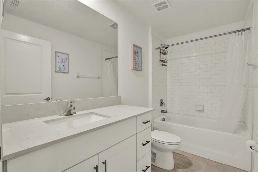For Sale: $369,000 (4 beds, 2 baths, 1935 Square Feet)
