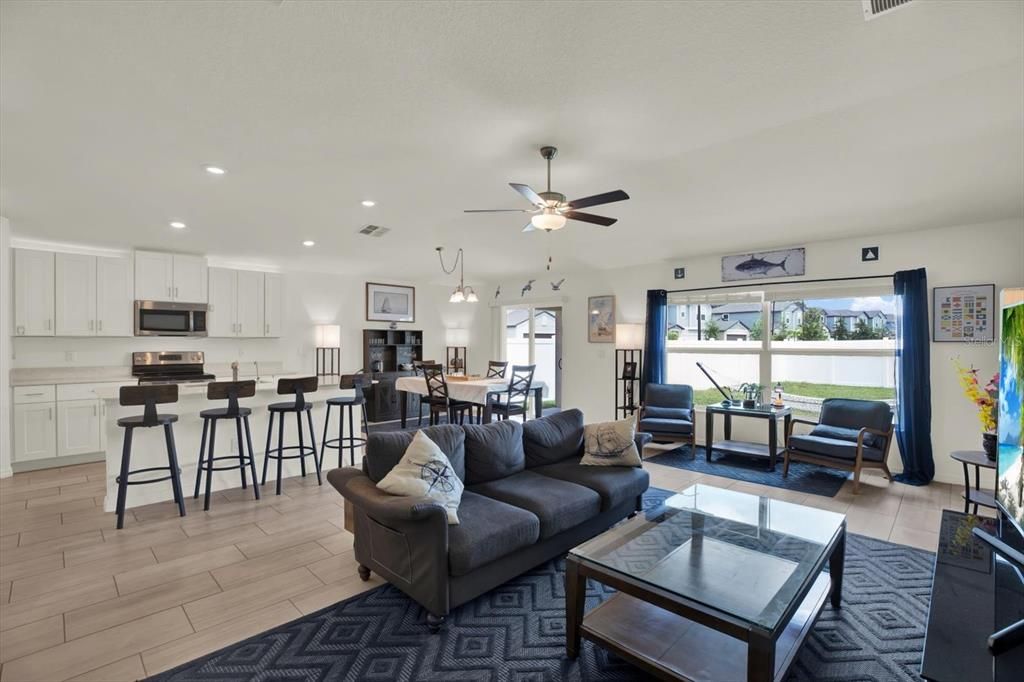 For Sale: $369,000 (4 beds, 2 baths, 1935 Square Feet)