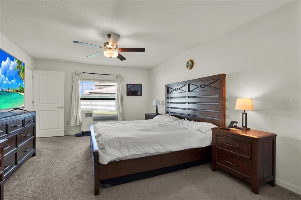 For Sale: $369,000 (4 beds, 2 baths, 1935 Square Feet)