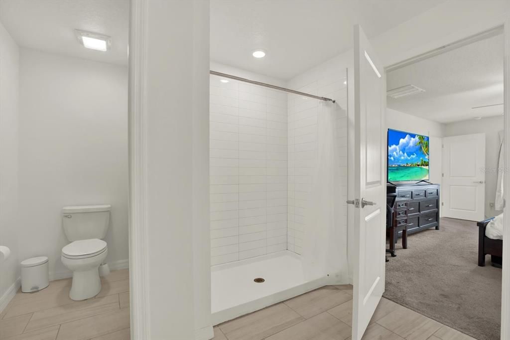 For Sale: $369,000 (4 beds, 2 baths, 1935 Square Feet)