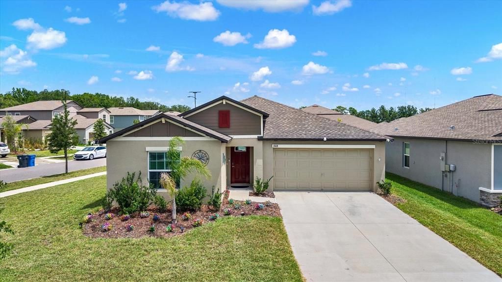 For Sale: $369,000 (4 beds, 2 baths, 1935 Square Feet)