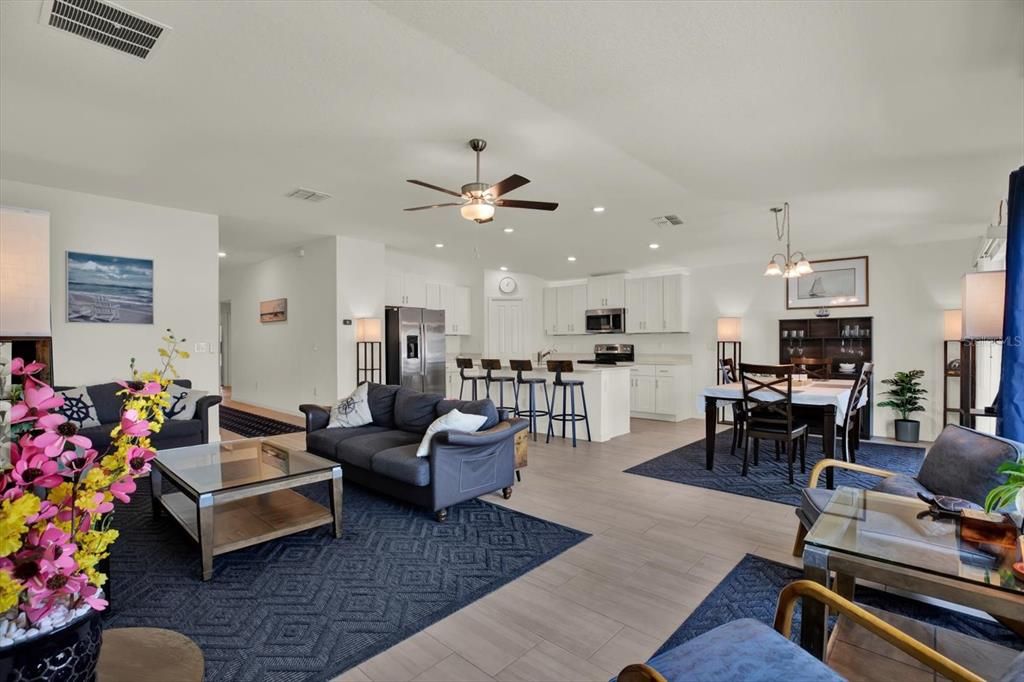 For Sale: $369,000 (4 beds, 2 baths, 1935 Square Feet)