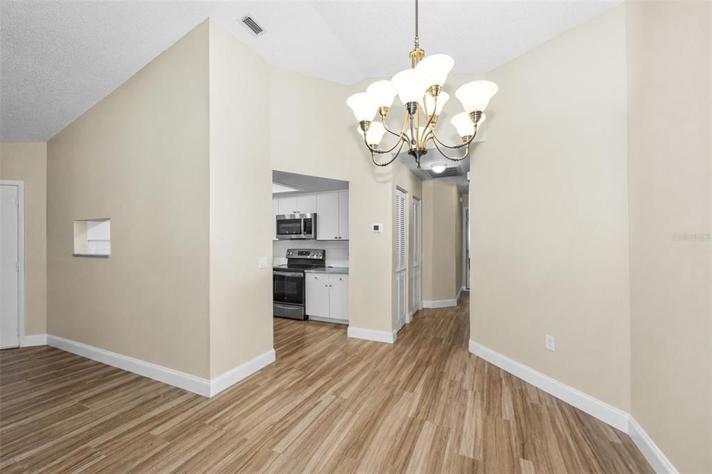 В аренду: $2,500 (2 спален, 2 ванн, 1261 Квадратных фут)