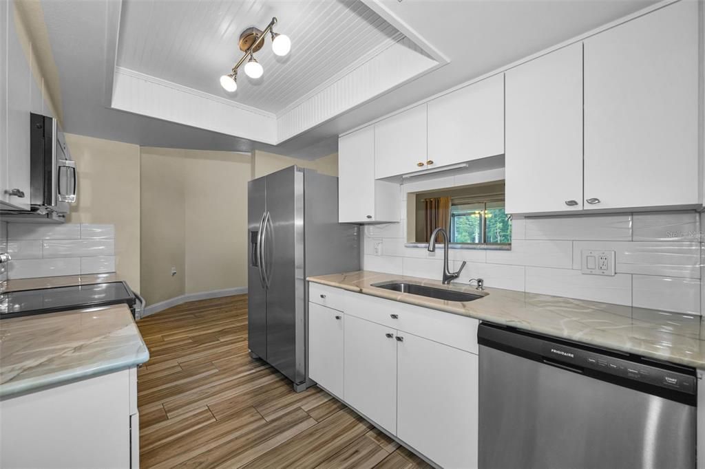 В аренду: $2,500 (2 спален, 2 ванн, 1261 Квадратных фут)