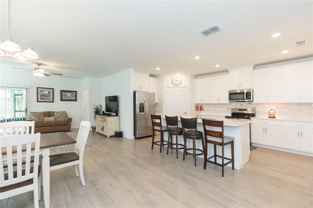 En Venta: $259,900 (2 camas, 2 baños, 1625 Pies cuadrados)