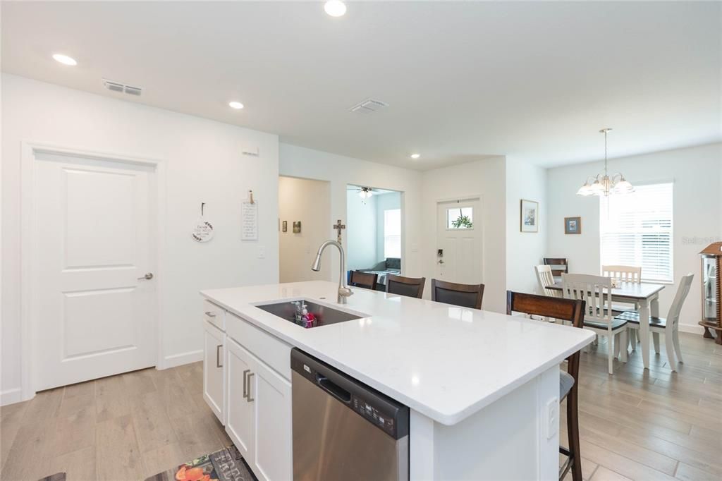 En Venta: $259,900 (2 camas, 2 baños, 1625 Pies cuadrados)
