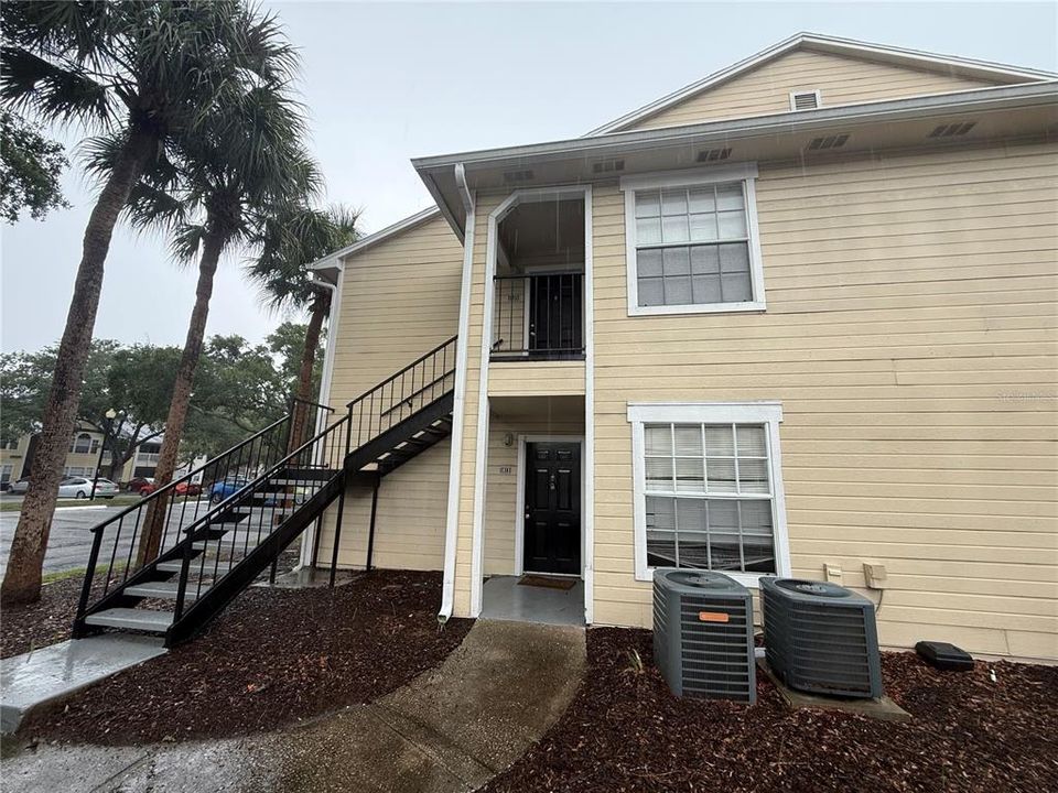 For Rent: $1,550 (2 beds, 2 baths, 829 Square Feet)