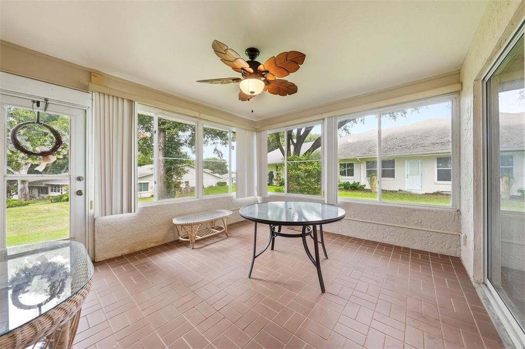 For Sale: $267,000 (2 beds, 2 baths, 1356 Square Feet)