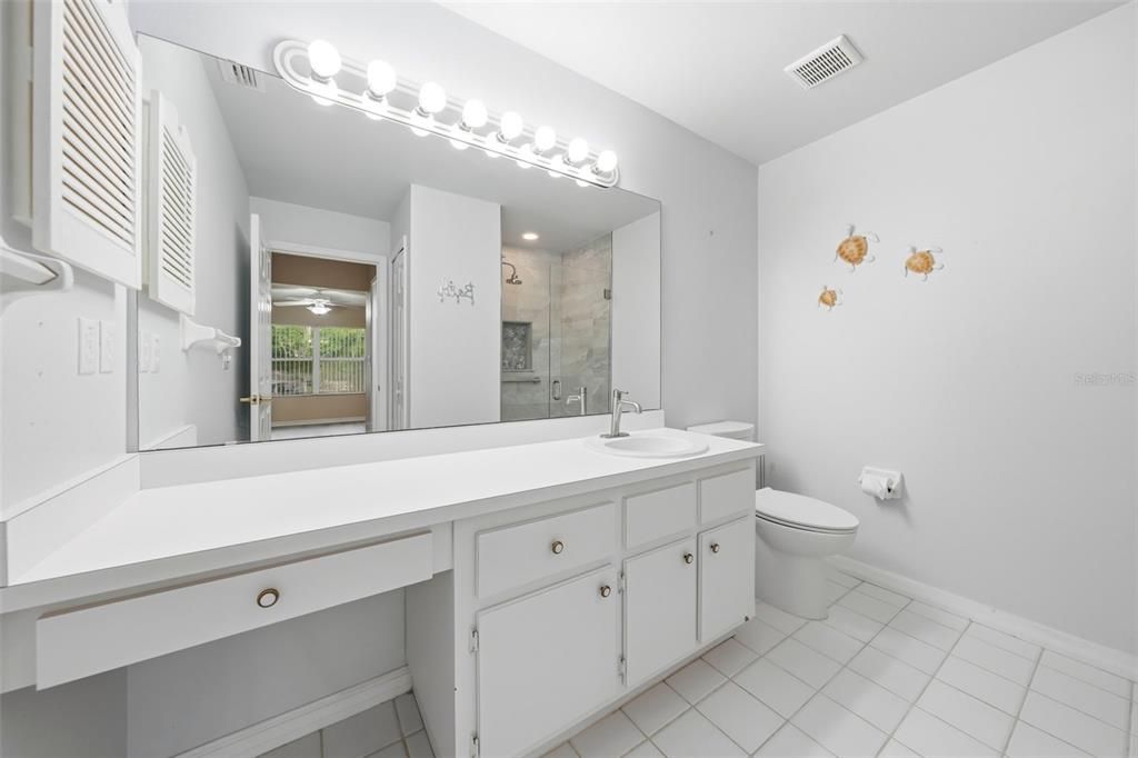 For Sale: $267,000 (2 beds, 2 baths, 1356 Square Feet)