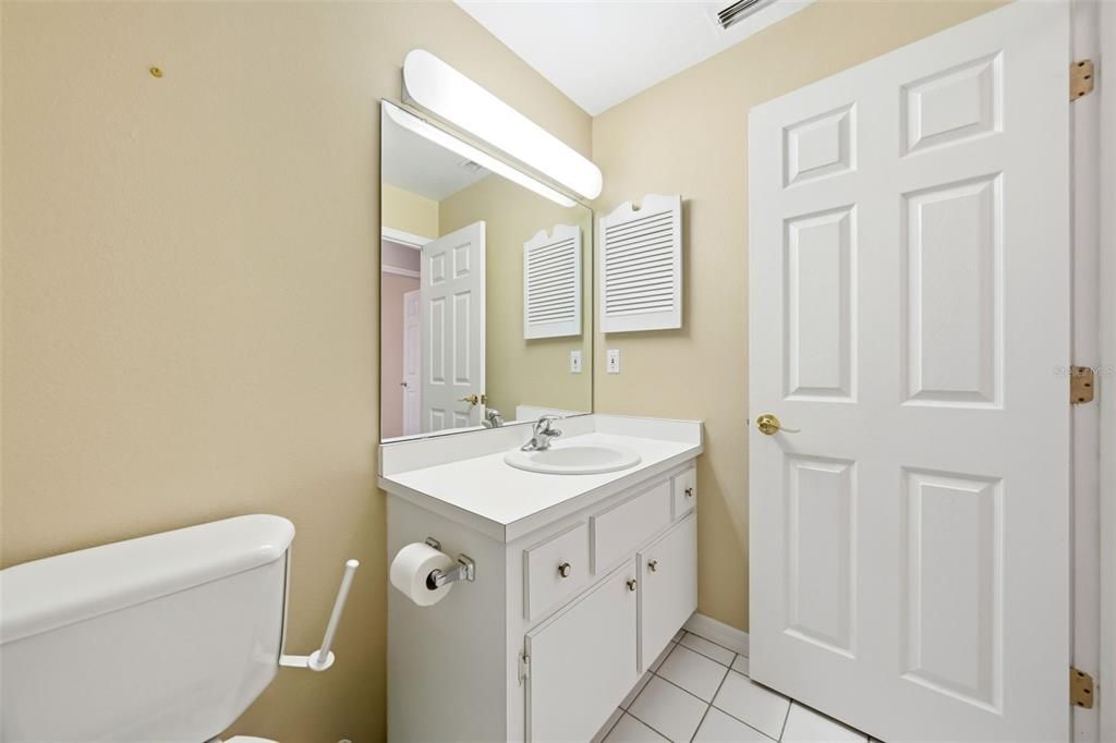 For Sale: $267,000 (2 beds, 2 baths, 1356 Square Feet)