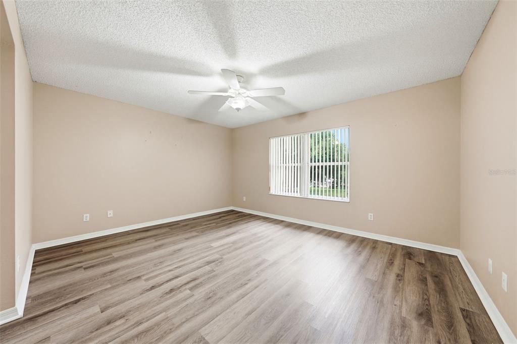 For Sale: $267,000 (2 beds, 2 baths, 1356 Square Feet)