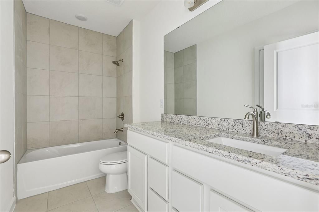 На продажу: $315,990 (3 спален, 2 ванн, 1624 Квадратных фут)