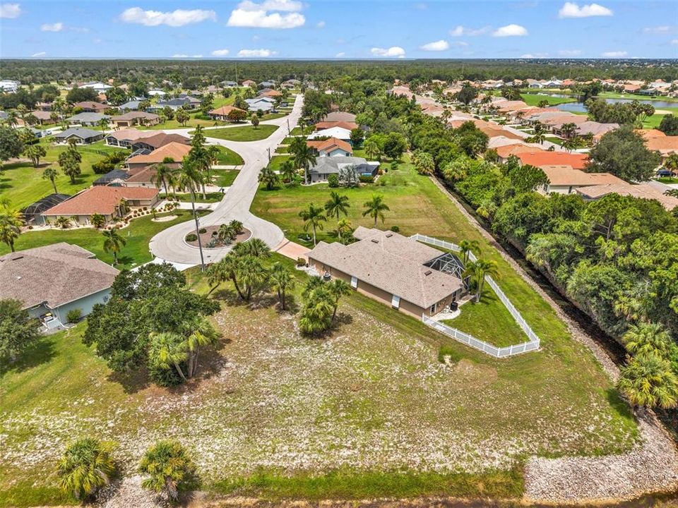 На продажу: $55,000 (0.23 acres)