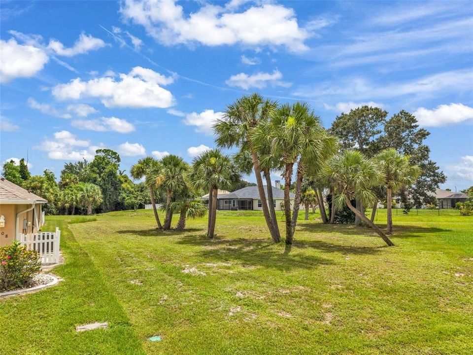 На продажу: $55,000 (0.23 acres)