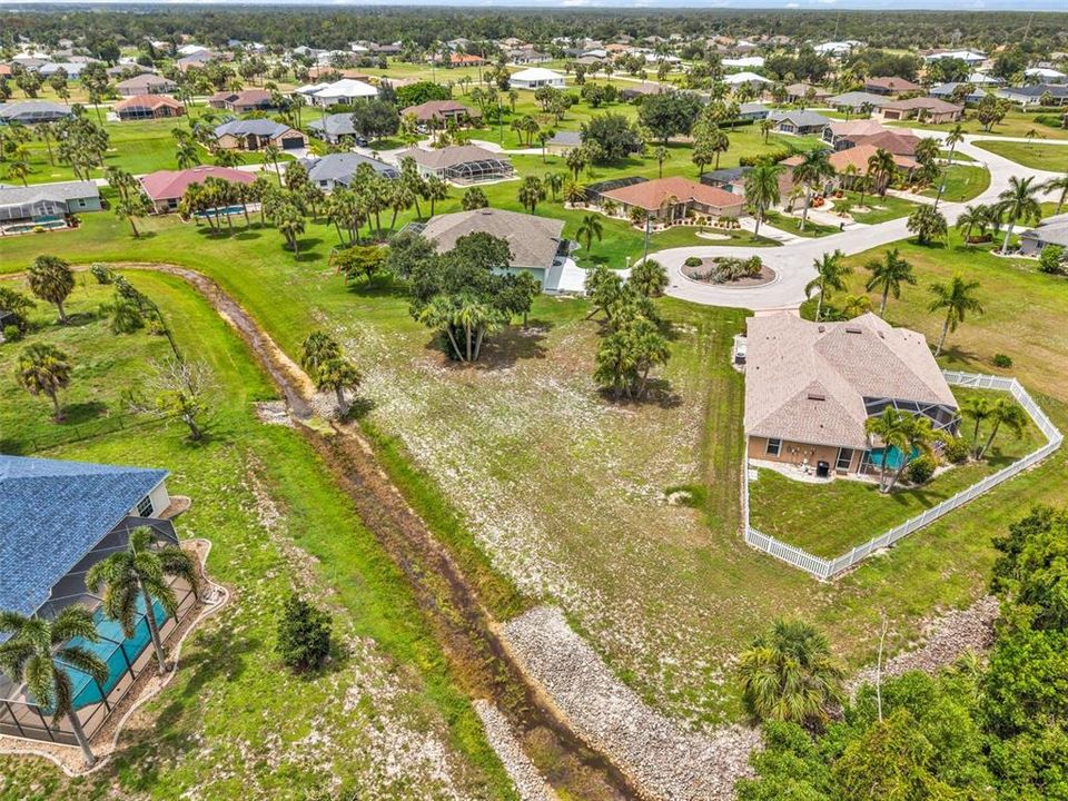 На продажу: $55,000 (0.23 acres)