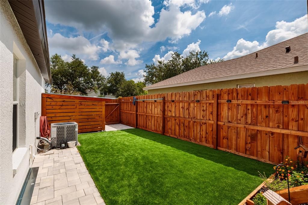 For Sale: $384,900 (3 beds, 2 baths, 1256 Square Feet)