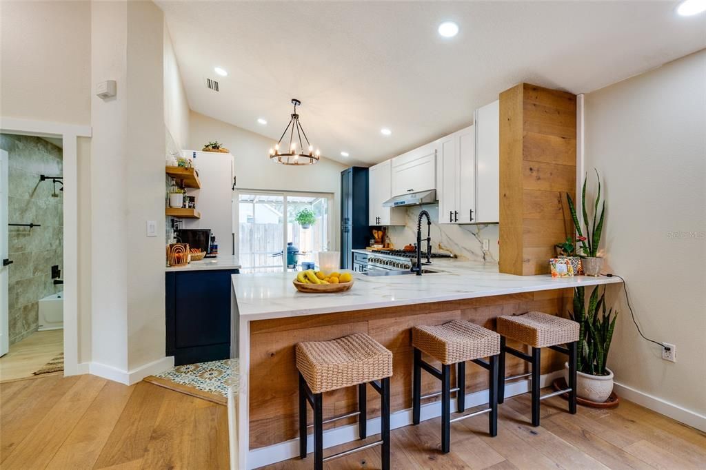For Sale: $384,900 (3 beds, 2 baths, 1256 Square Feet)