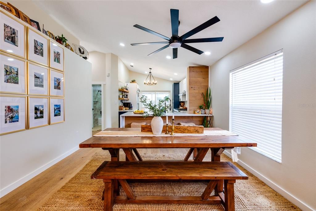 For Sale: $384,900 (3 beds, 2 baths, 1256 Square Feet)