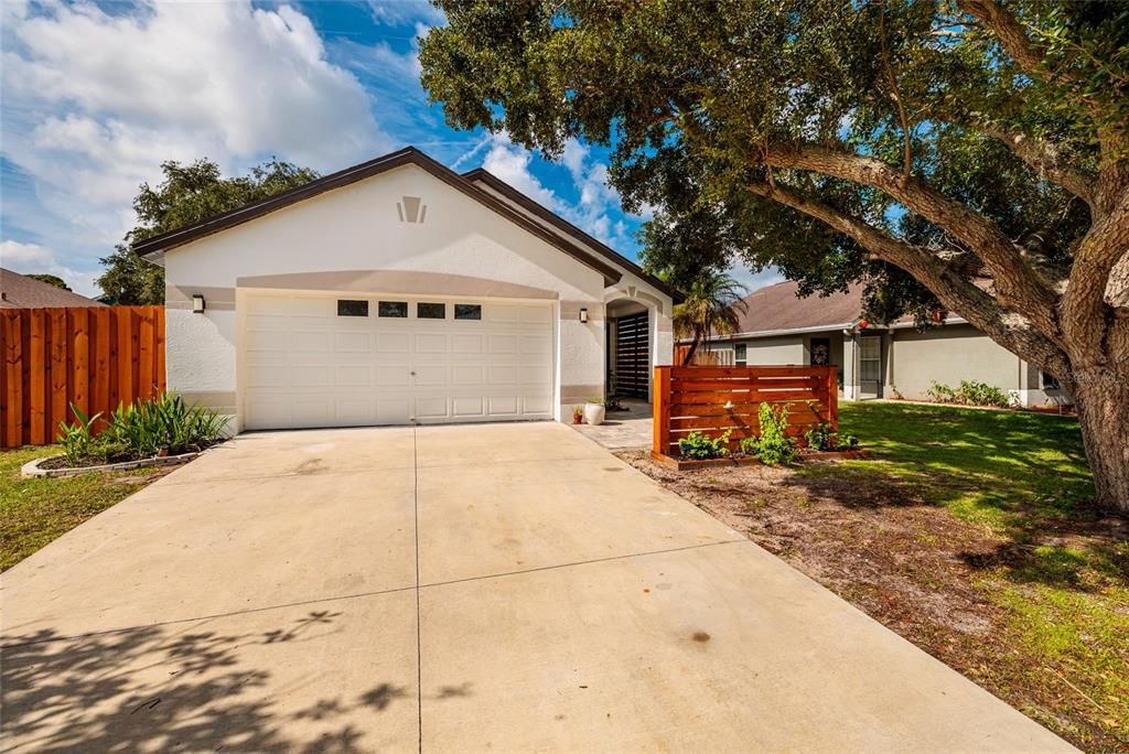 For Sale: $384,900 (3 beds, 2 baths, 1256 Square Feet)