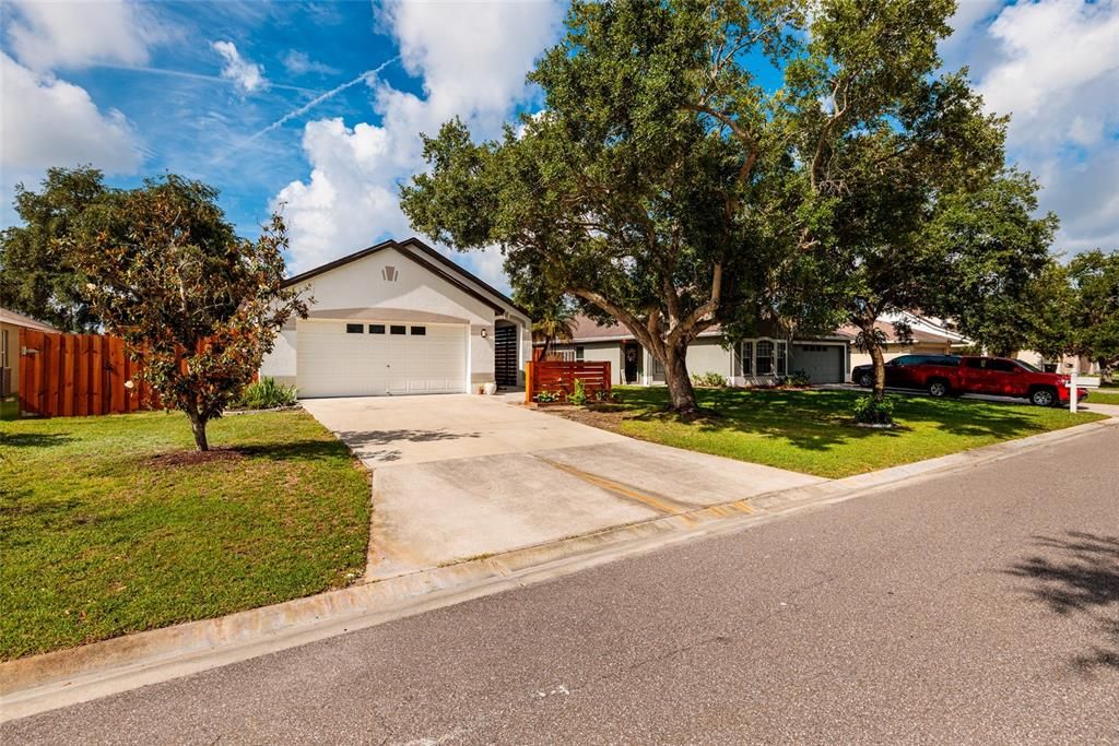 For Sale: $384,900 (3 beds, 2 baths, 1256 Square Feet)