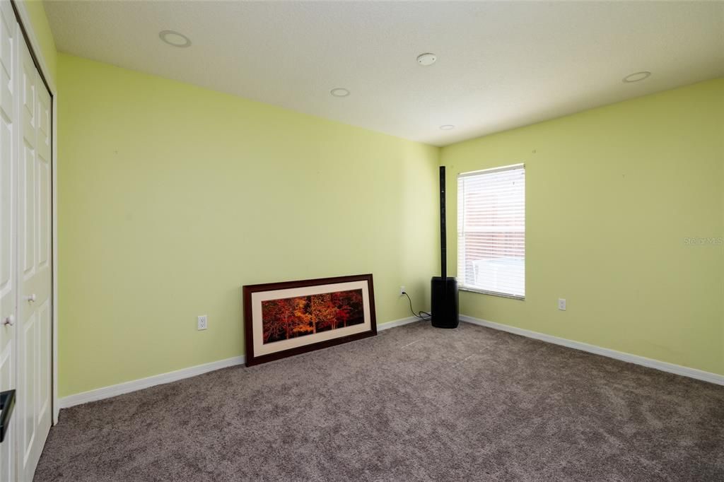 For Sale: $384,900 (3 beds, 2 baths, 1256 Square Feet)
