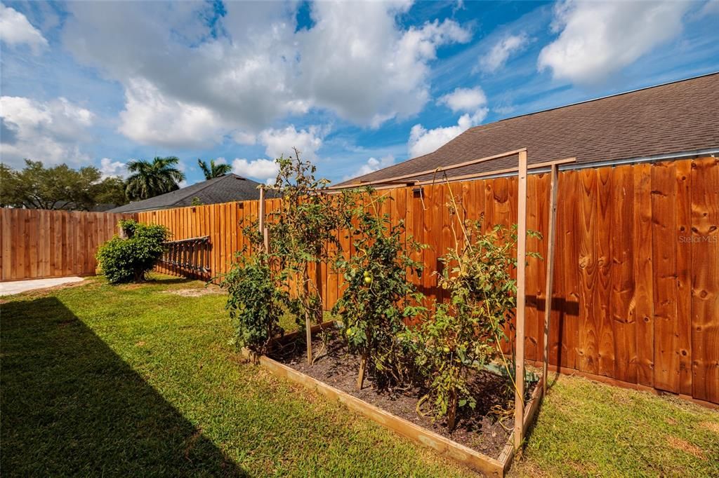 For Sale: $384,900 (3 beds, 2 baths, 1256 Square Feet)