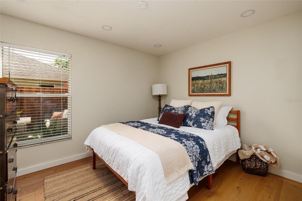For Sale: $384,900 (3 beds, 2 baths, 1256 Square Feet)