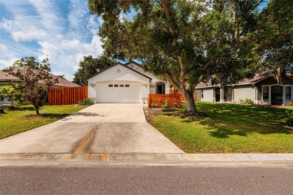 For Sale: $384,900 (3 beds, 2 baths, 1256 Square Feet)