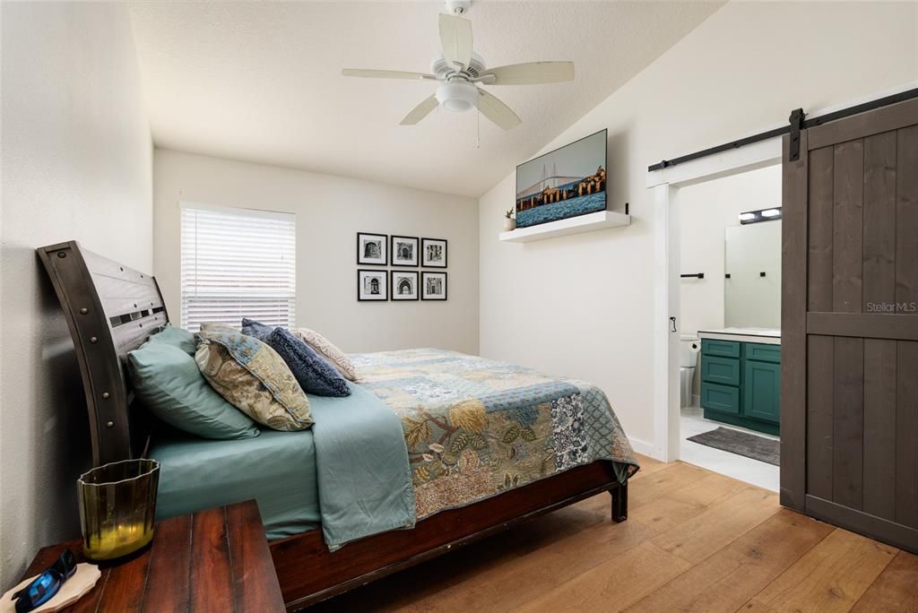 For Sale: $384,900 (3 beds, 2 baths, 1256 Square Feet)
