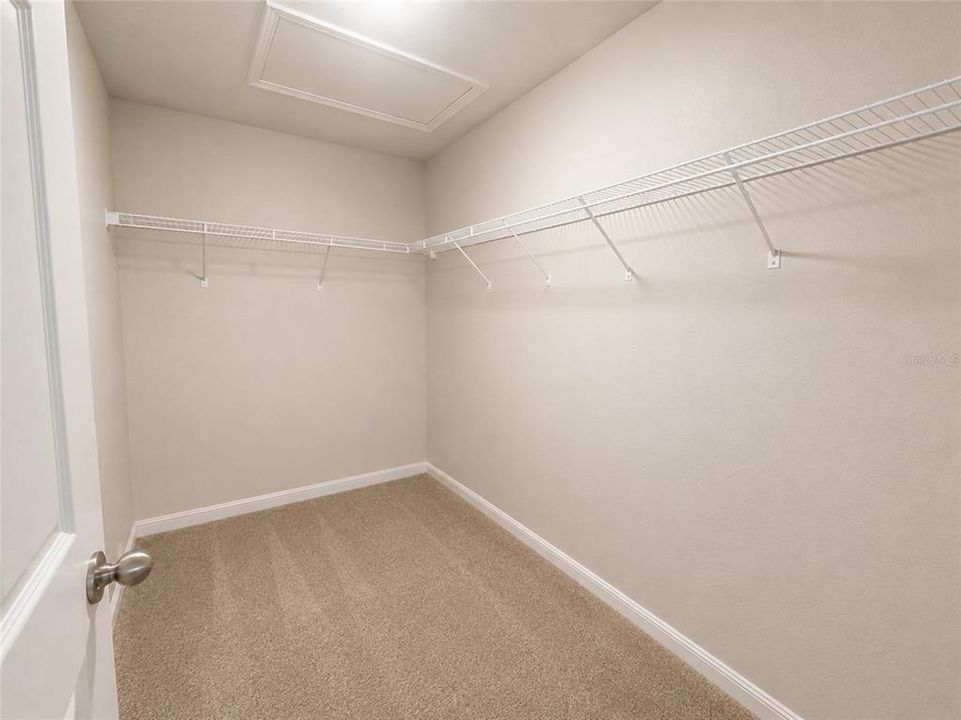 В аренду: $2,400 (4 спален, 2 ванн, 2055 Квадратных фут)