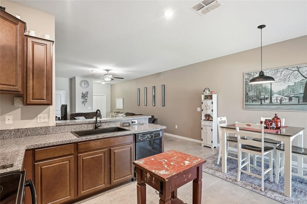 For Sale: $255,000 (3 beds, 2 baths, 1668 Square Feet)