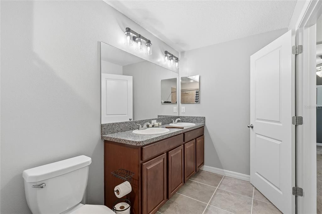For Sale: $255,000 (3 beds, 2 baths, 1668 Square Feet)