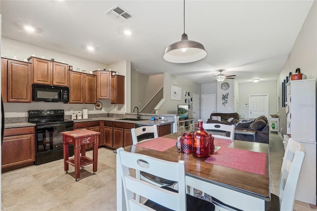 For Sale: $255,000 (3 beds, 2 baths, 1668 Square Feet)