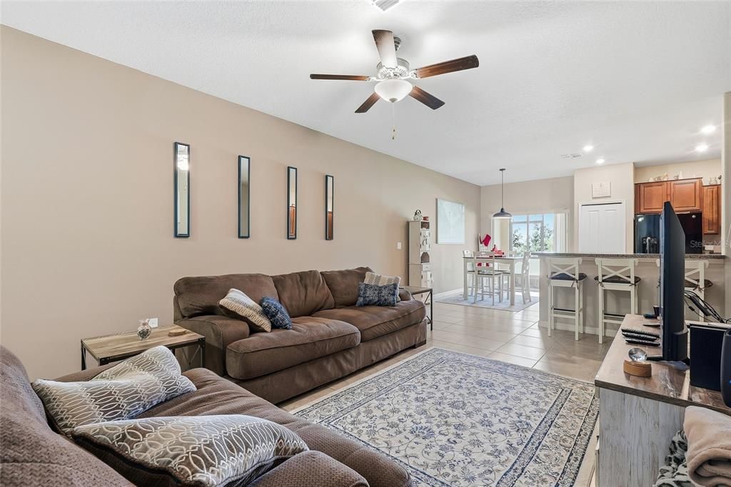 For Sale: $255,000 (3 beds, 2 baths, 1668 Square Feet)