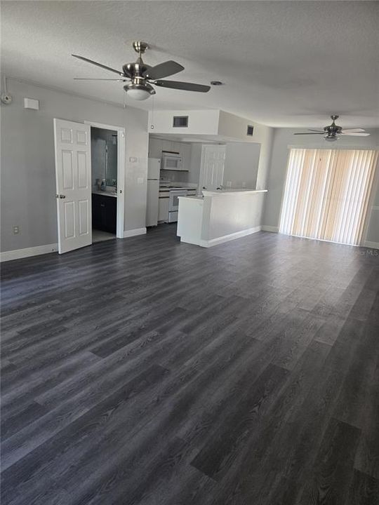 For Rent: $2,100 (3 beds, 2 baths, 1343 Square Feet)