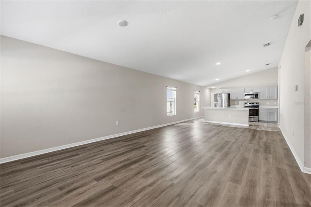 For Sale: $349,900 (3 beds, 2 baths, 1458 Square Feet)