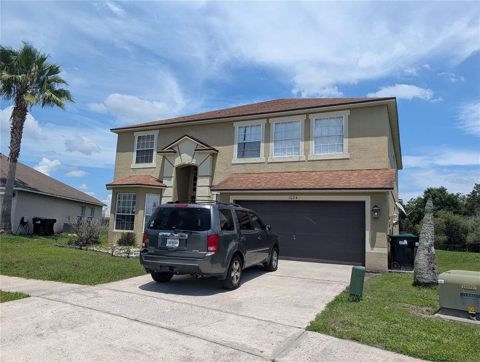 For Sale: $400,000 (5 beds, 3 baths, 3164 Square Feet)