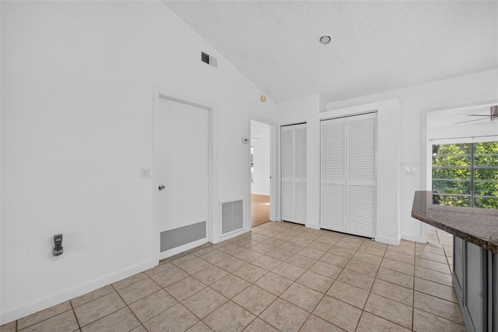 Activo con contrato: $249,900 (3 camas, 2 baños, 1379 Pies cuadrados)