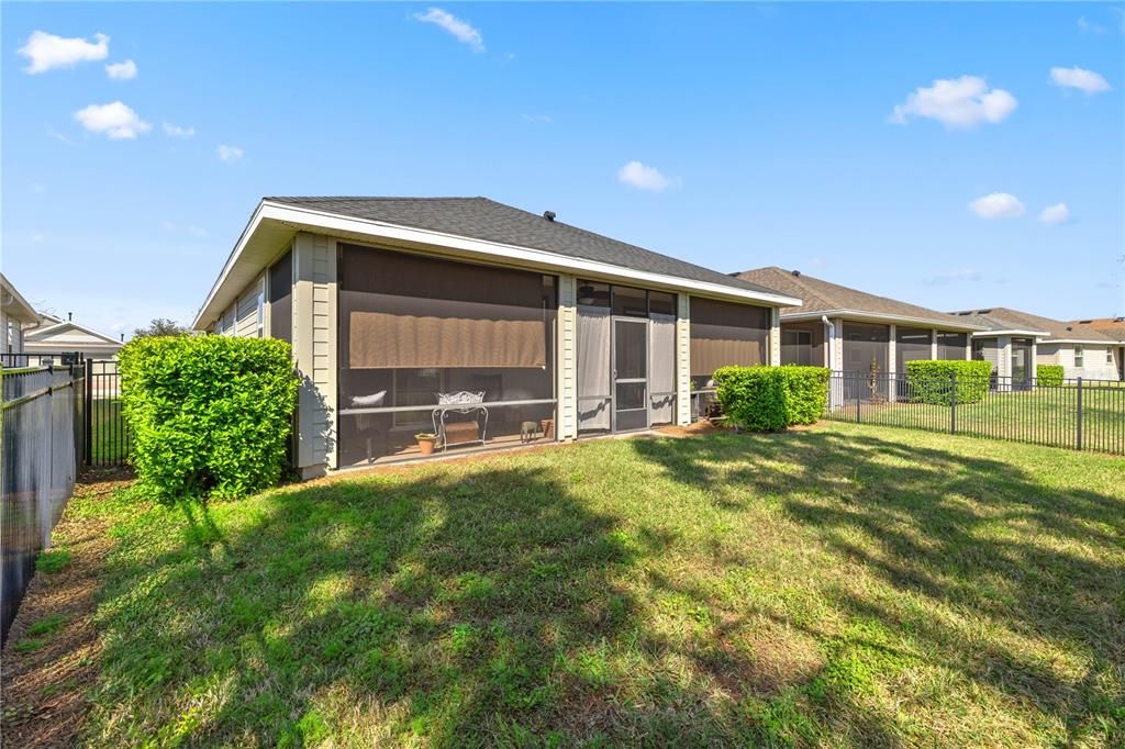 For Rent: $1,900 (3 beds, 2 baths, 1392 Square Feet)