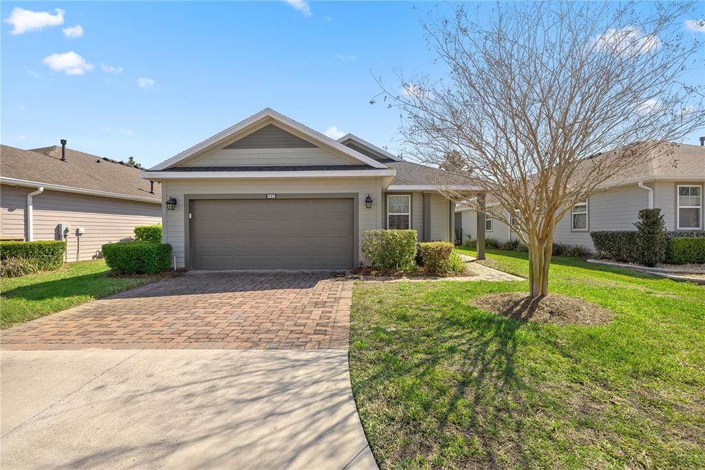 For Rent: $1,900 (3 beds, 2 baths, 1392 Square Feet)