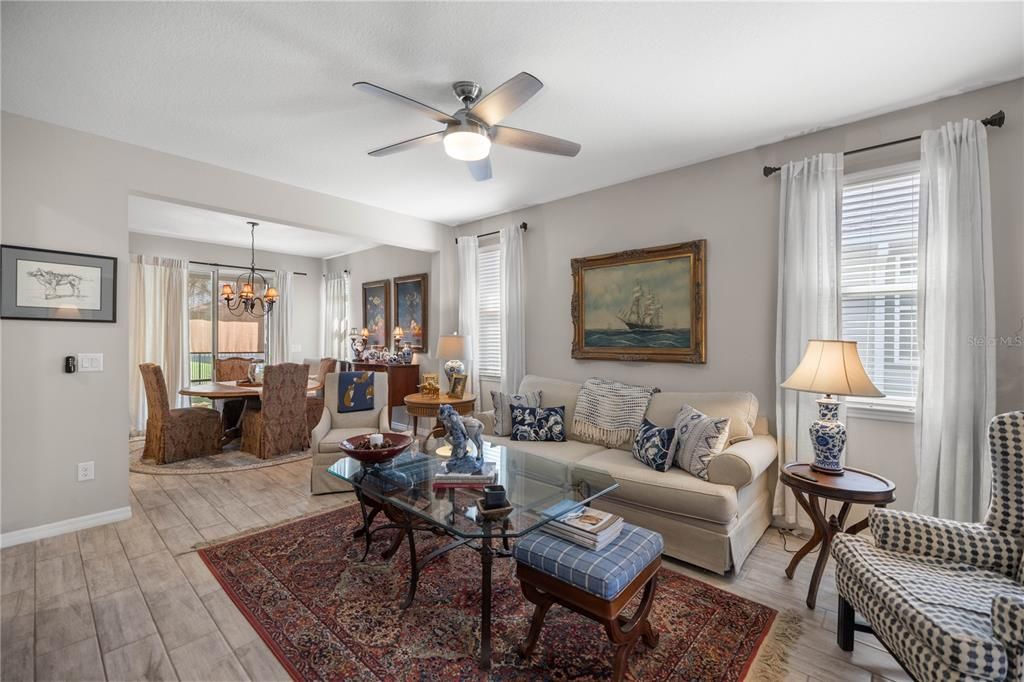 For Rent: $1,900 (3 beds, 2 baths, 1392 Square Feet)