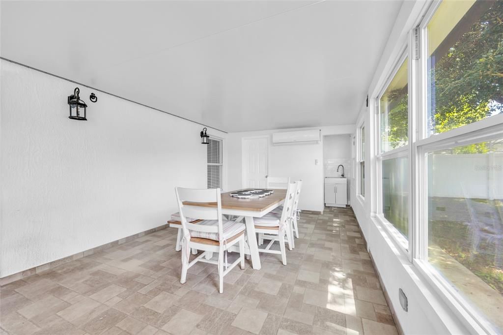 В аренду: $2,850 (3 спален, 4 ванн, 1435 Квадратных фут)