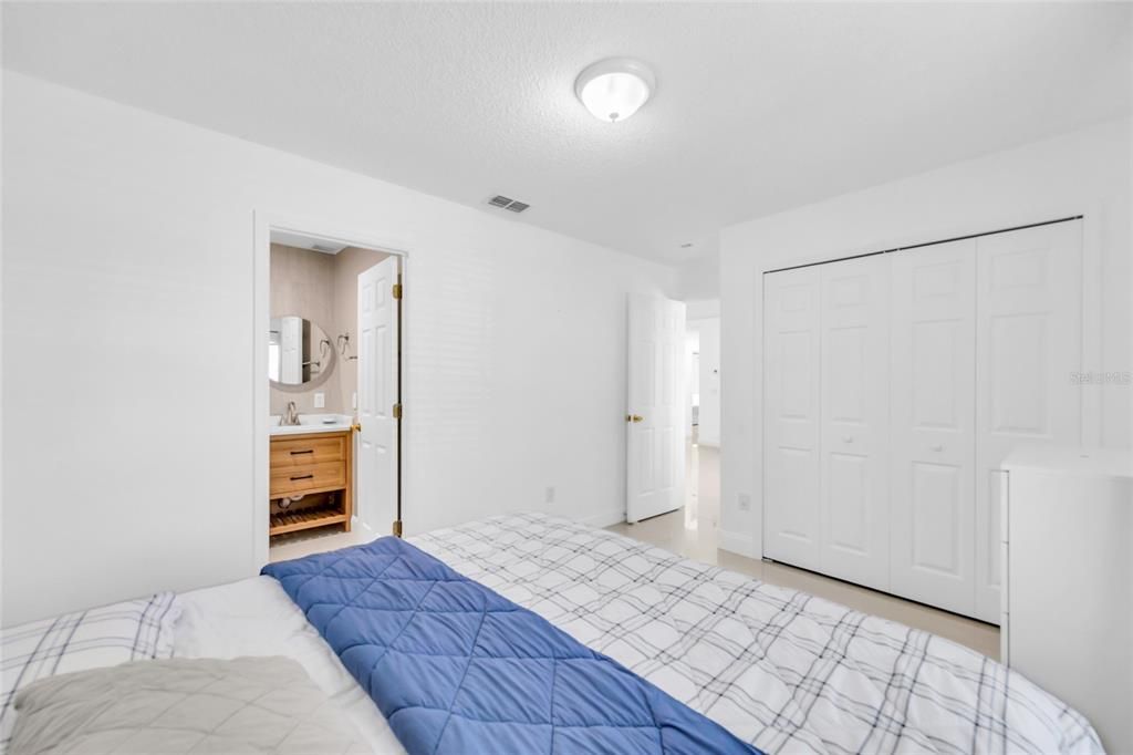 В аренду: $2,850 (3 спален, 4 ванн, 1435 Квадратных фут)