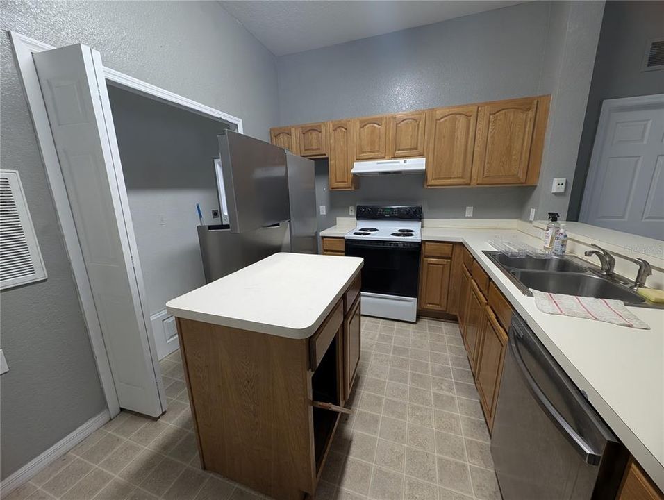 For Rent: $1,500 (2 beds, 2 baths, 1034 Square Feet)