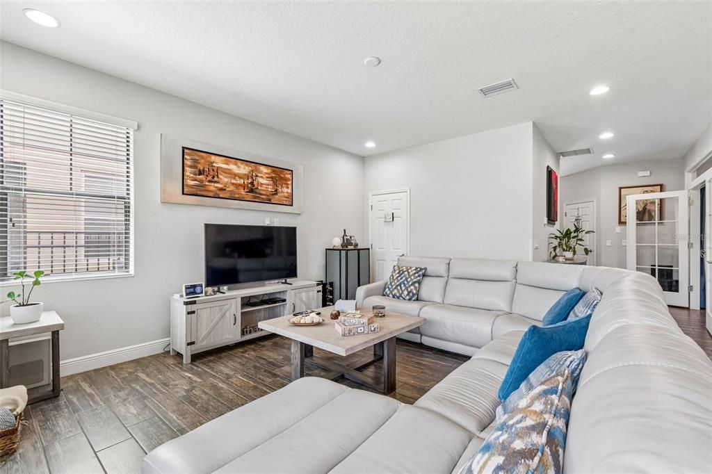 For Sale: $635,000 (4 beds, 3 baths, 2799 Square Feet)